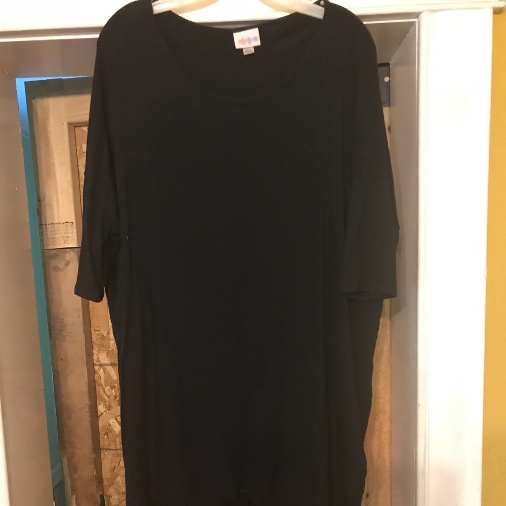 Lularoe black tee